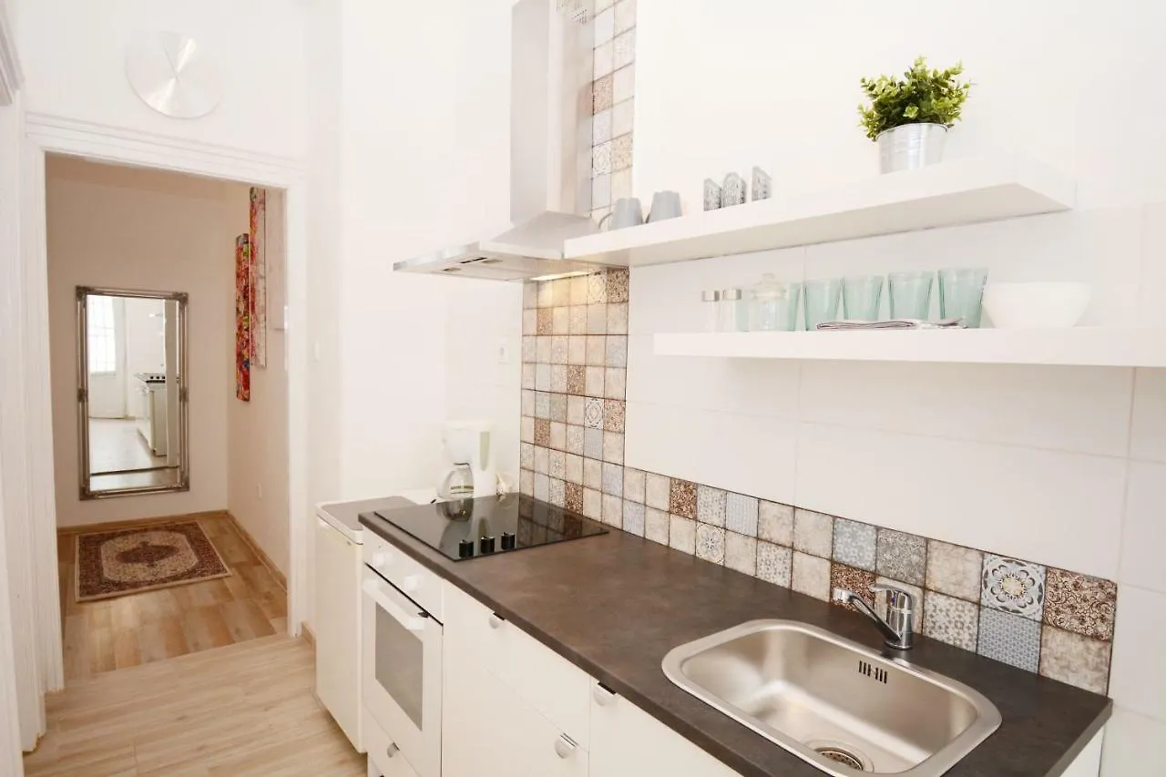 Lillybeth City Center Apartments Budapest