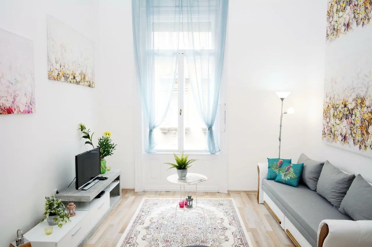 Lillybeth City Center Apartments Budapest